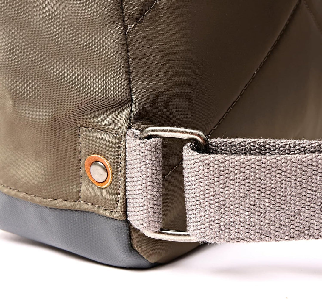 ROKA London Bantry B Small Sustainable Nylon | Kompakter Alltagsrucksack mit breiter Reissverschluss