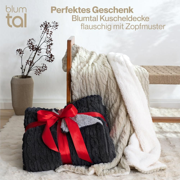 Blumtal Kuscheldecke 230x270 cm mit Zopfstrick-Optik - OEKO-TEX zertifizierte Mikrofaser Fleecedecke