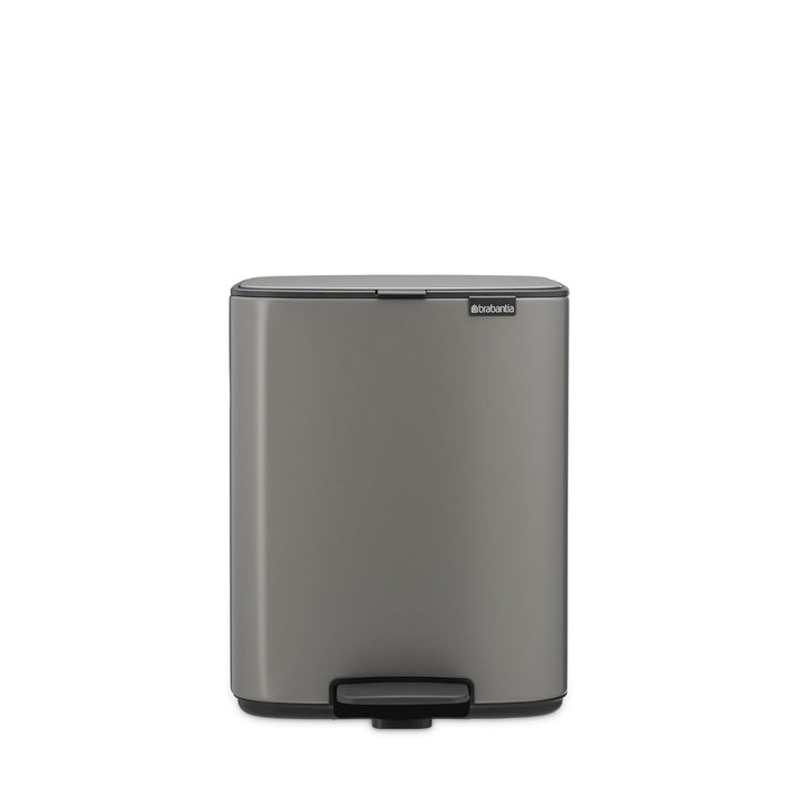 Brabantia Bo Treteimer 12 L (platin), platzsparender Mini Mülleimer mit Soft-Close-Funktion und leic