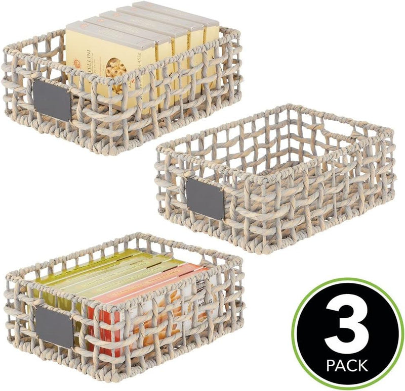 mDesign 3er-Set Aufbewahrungskorb für Schrank oder Regal – Flechtkorb mit Beschriftungsschild aus Hy