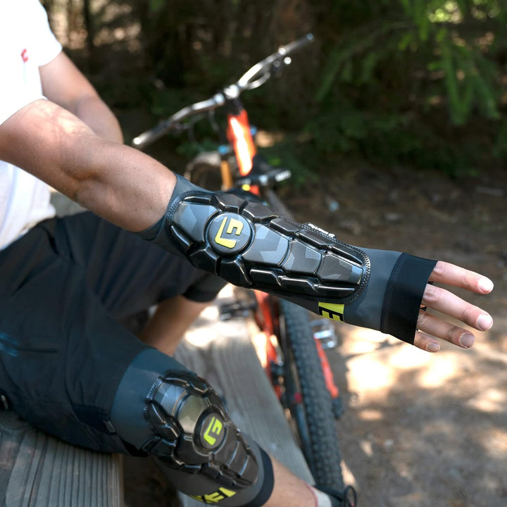 G-Form Pro-X3 Ellbogenschützer - Dirt Bike & Mountain Bike Ellbogenpolster - Fahrradzubehör S/M Schw
