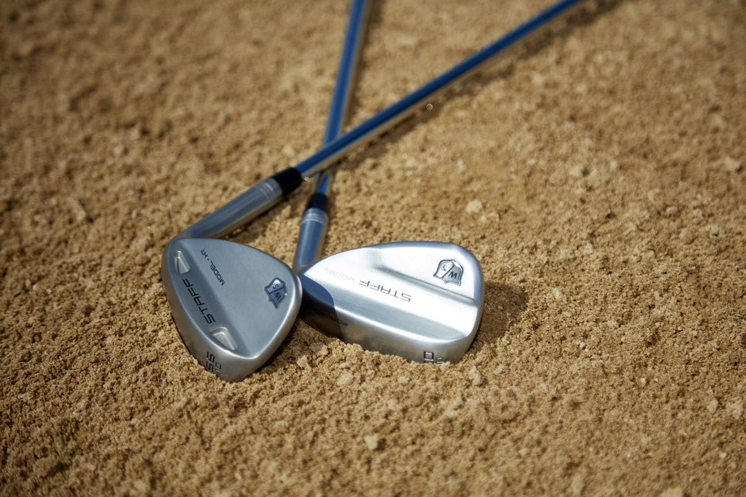 Wilson Staff Golf Club, Staff Model Wedge, for Right-Handed Golfers, Carbon Steel RH Rechtshänder, R