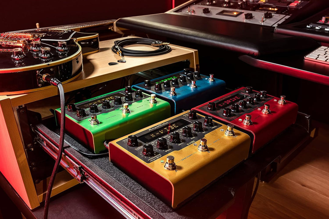 IK Multimedia AmpliTube X-DRIVE Effektpedal, 16 Modelle in einem Verzerrerpedal: Overdrive, Fuzz, Co