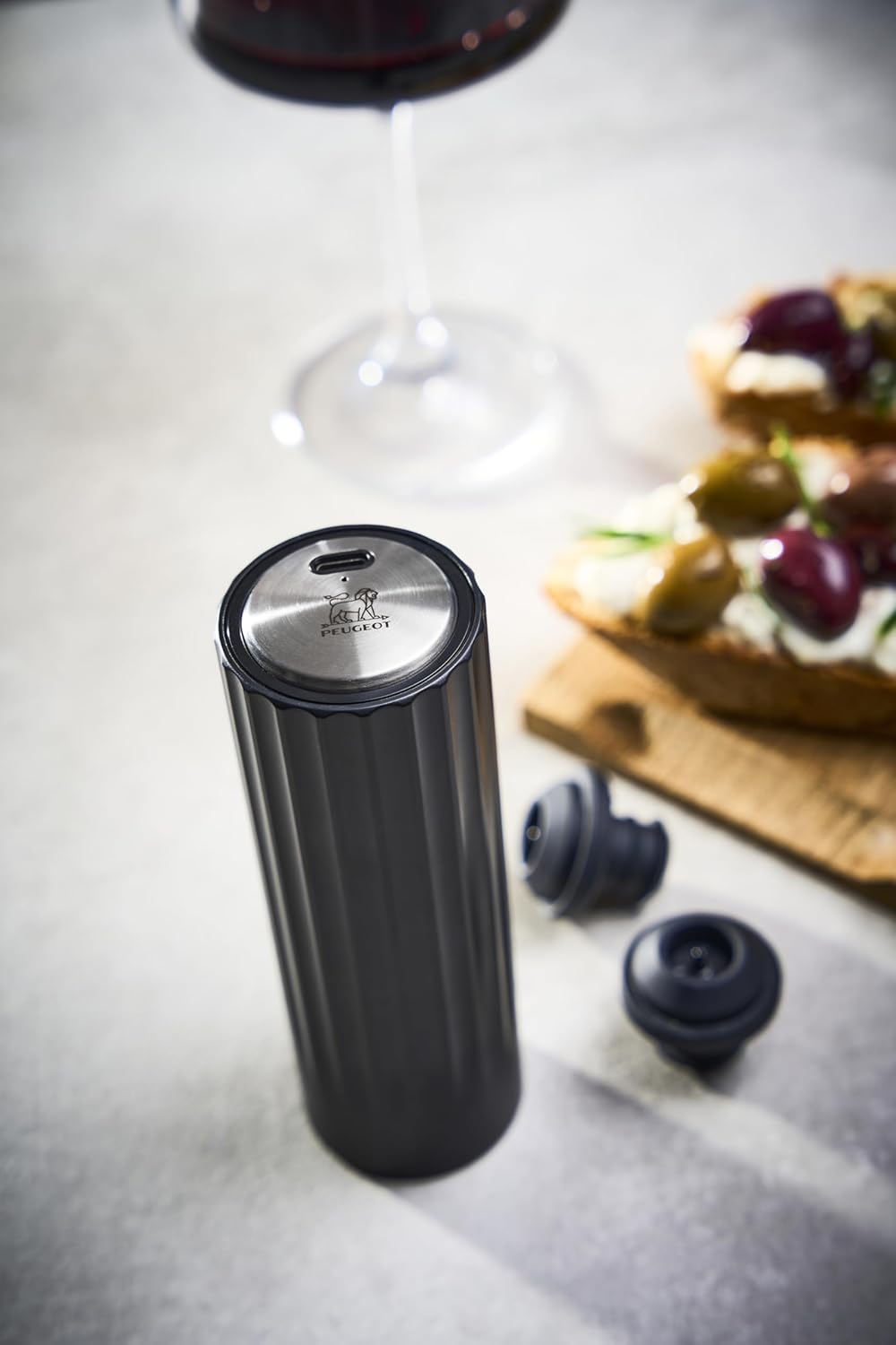 PEUGEOT - Elektrische Vakuumpumpe Preserve ABS-Finish - Automatische Weinpumpe + 2 Weinverschlüsse -
