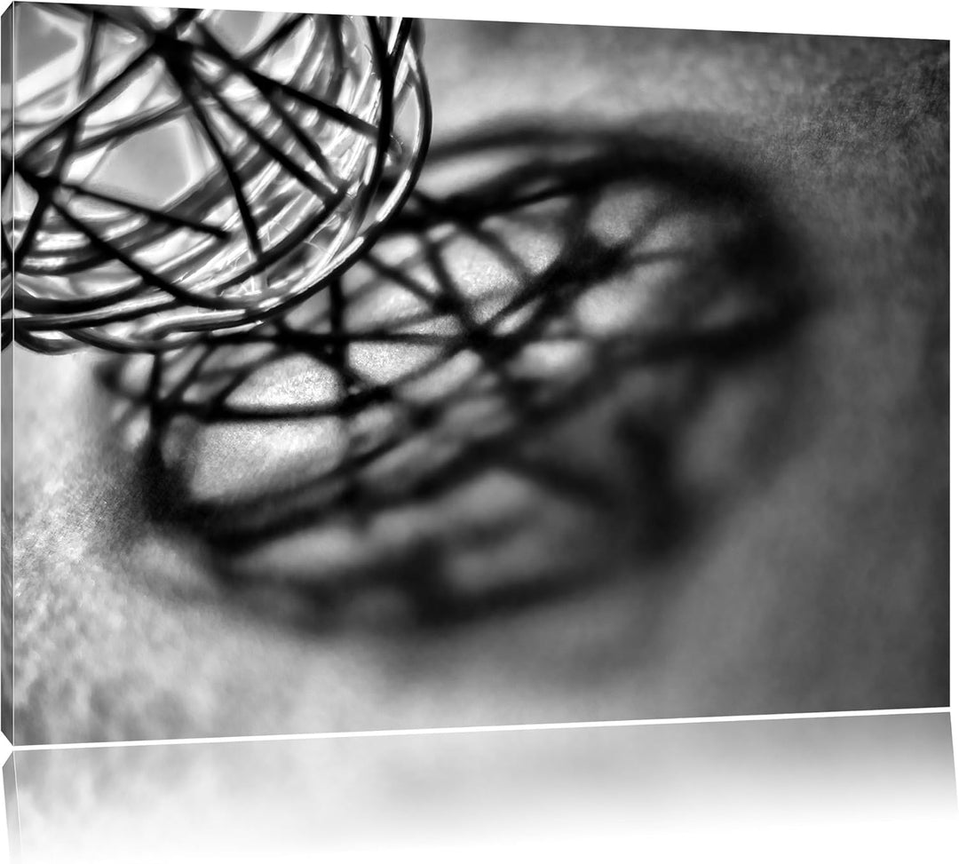 Pixxprint Schatten eines Heu Balls / 100x70cm Leinwandbild bespannt auf Holzrahmen/Wandbild Kunstdru