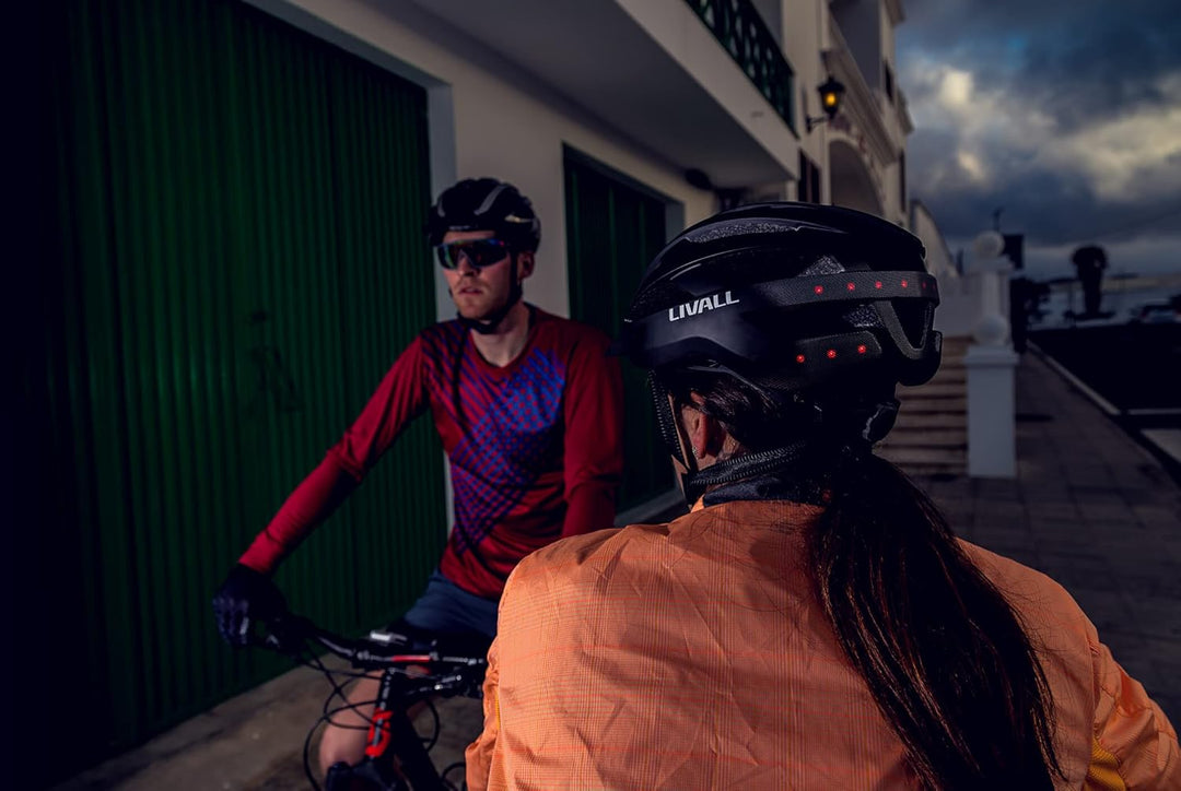 Livall MT1 Neo - Smarter Fahrradhelm mit LED-Lichtsystem, SOS-Alarm System, Multimedia Einheit & Fre