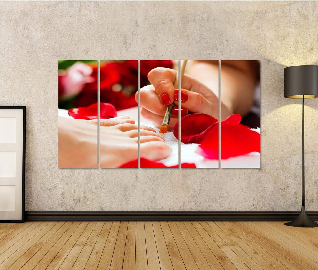 islandburner Bild auf Leinwand Frau Nagelstudio Pediküre Roter Nagellack Bilder Wandbilder Poster 16