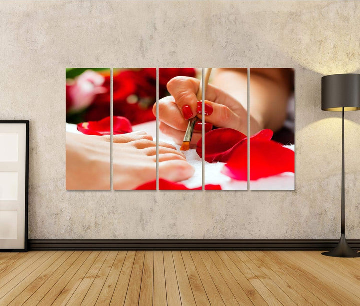 islandburner Bild auf Leinwand Frau Nagelstudio Pediküre Roter Nagellack Bilder Wandbilder Poster 16