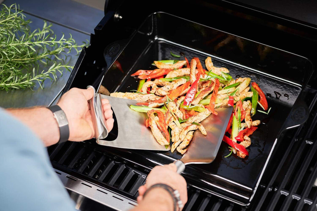RÖSLE Plancha-Grillplatte, Hochwertige Grillplatte aus porzellanemailliertem Gusseisen für Fleisch,