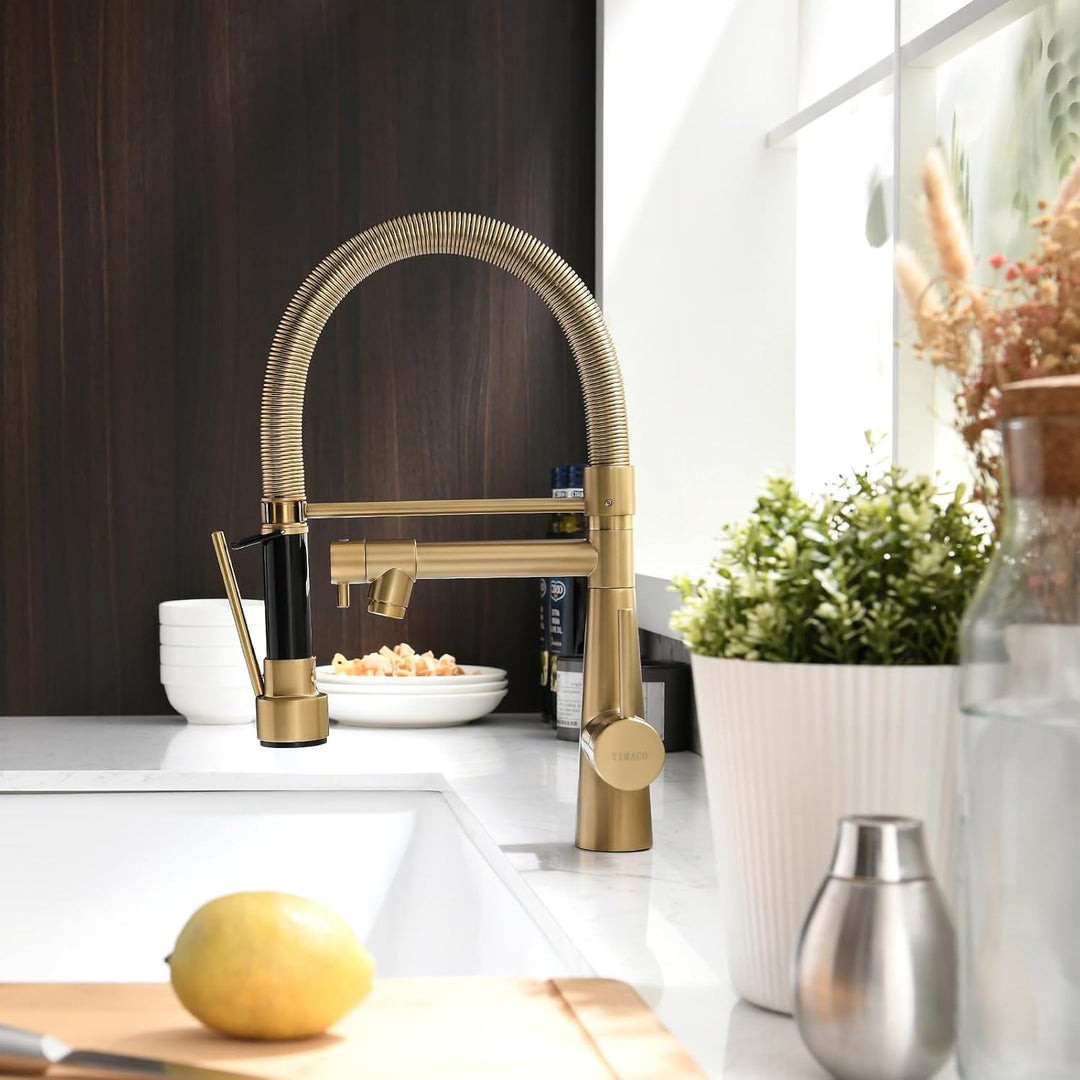 TIMACO Wasserhahn Küche Gebürstetes Gold mit Schloss Brause Ausziehbar - 360° Schwenkbare- Pull-Down