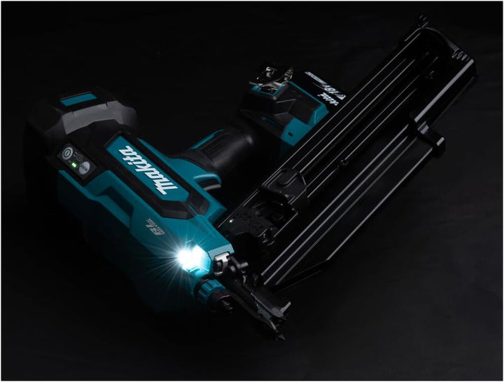 Makita DBN901ZK Bürstenloser Rahmennagler, 18 V, Li-Ion, LXT, Lieferung in Tragetasche, Batterien un