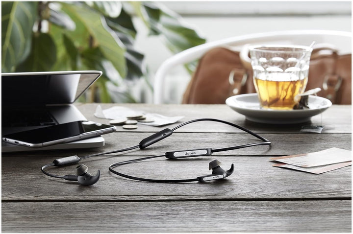 Jabra Elite 45e – Wassergeschützte Bluetooth Kopfhörer für kabelloses Telefonieren und Musik hören –