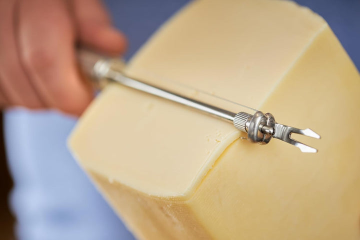 RÖSLE Käseschneider, hochwertiger Drahtschneider mit Gabel für Schnittkäse, Edamer, Gouda und Tilsit