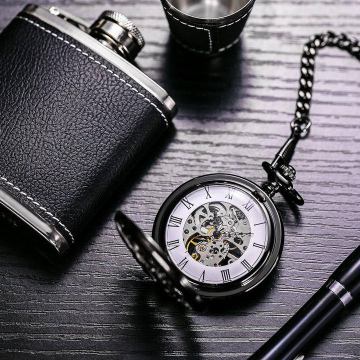 TREEWETO Unisex Taschenuhr mit Kette Analog Handaufzug Retro Pegasos Geflügeltes Pferd Schwarz