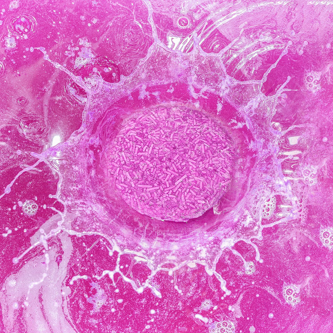 BODY &amp; EARTH Geschenkset für Frauen - 11 tlg. Badeset Geschenke mit Lavendel Duft Produkte, Geschenk