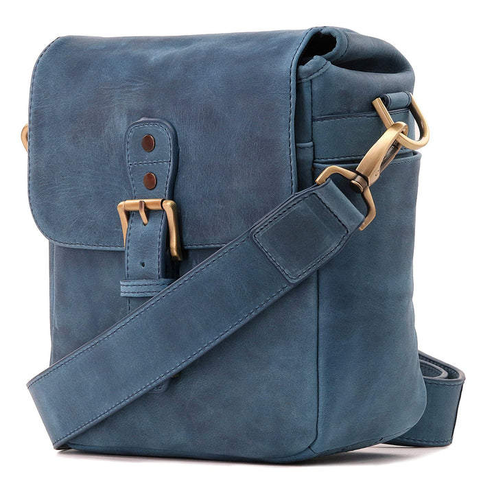 MegaGear MG1330 Torres Mini Kameratasche - Kuriertasche aus echtem Leder für Spiegellose, Sofortbild