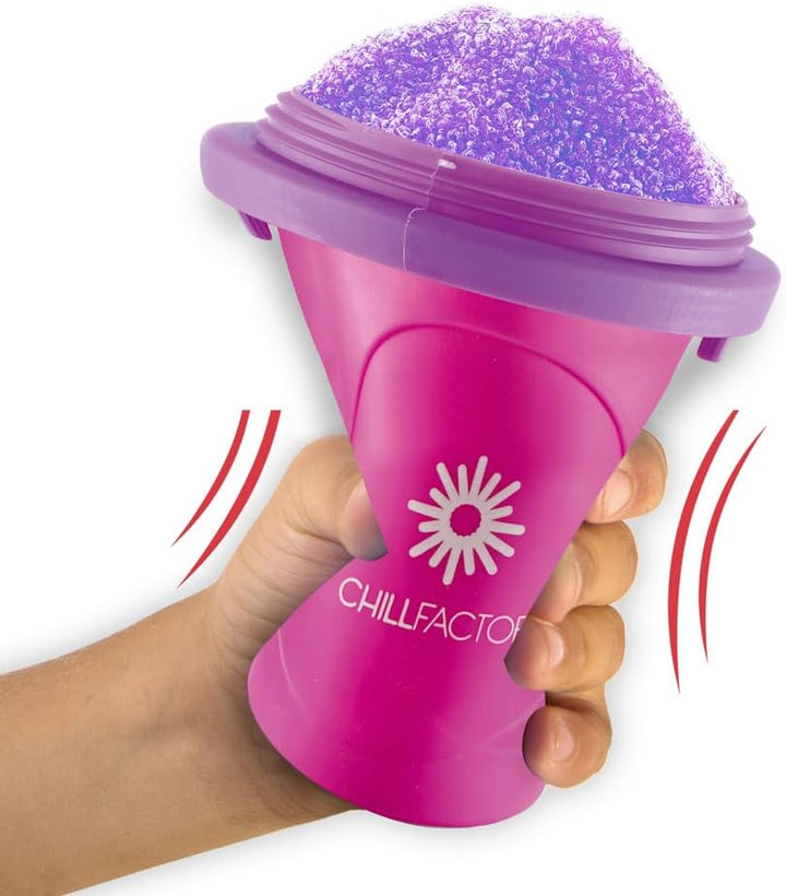 BANDAI CHILLFACTOR CO07954 Küchenspielzeug, Slush-Maschine mit wiederverwendbarem Becher und Strohha