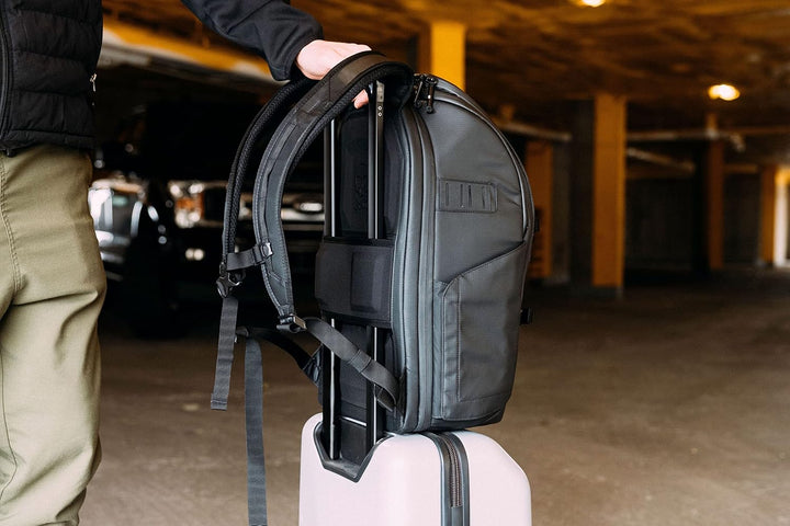 Gomatic Peter McKinnon Daypack 25 L | Kamera-Rucksack | Tagesrucksack | Reisetasche | Laptop-Rucksac