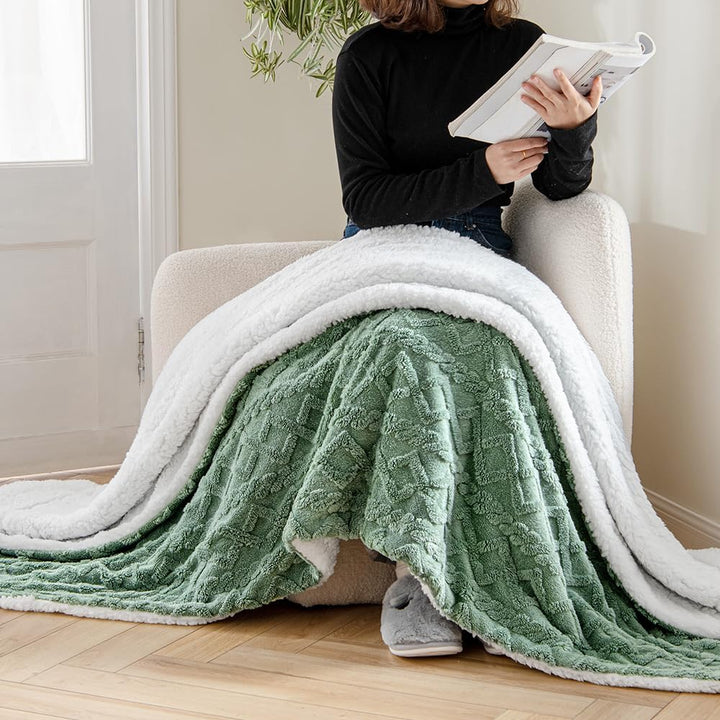 MIULEE Kuscheldecke Decke Sofa Wohndecke 130x150 cm Lammdecke Bettdecke Gestreifte Flauschige Weiche