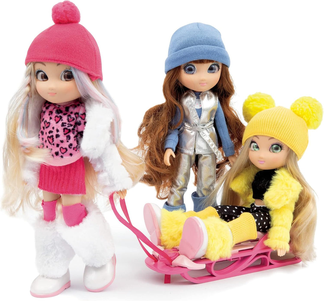 UNIQUE EYES, Puppe 25 cm – Rebecca mit Blick auf die Augen, mit Winterkleidung und Zubehör, Spielzeu