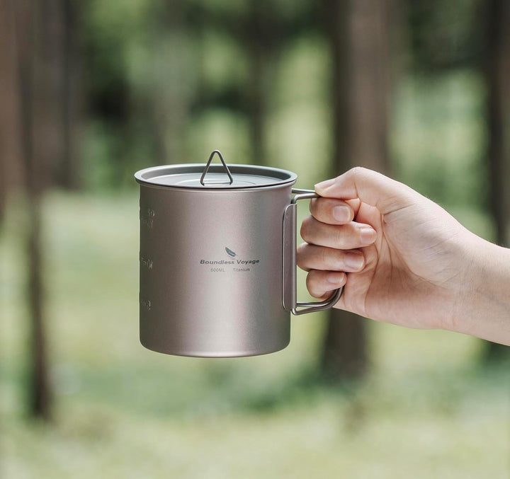 iBasingo 600ml Camping Becher Outdoor Tasse Titan Trinkbecher Mug mit Deckel & Klappgriff Ultraleich
