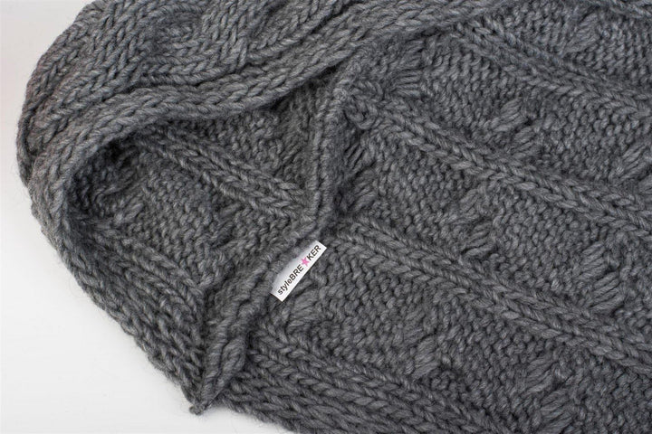 styleBREAKER Strick Poncho mit Zopfmuster, Rundhals Strickponcho, Grobstrick, Damen 08010040 Einheit