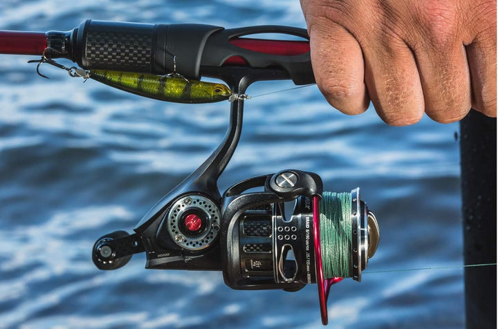 Abu Garcia Revo MGX Spinnrolle – 11 Kugellager, Carbon-Matrix-Bremse, Drop Shot Keeper – Zum Süsswas