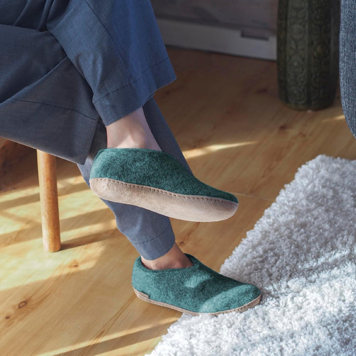 GLERUPS Hallenschuhe Damen & Herren | Unisex Wollpantoffeln mit Ledersohle 35 EU Petrol, 35 EU Petro