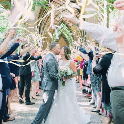 50 Stück Wedding Wands Spitze Stäbe mit Hochzeitsbändern, Stäbe mit Hochzeitsbändern und Glöckchen f