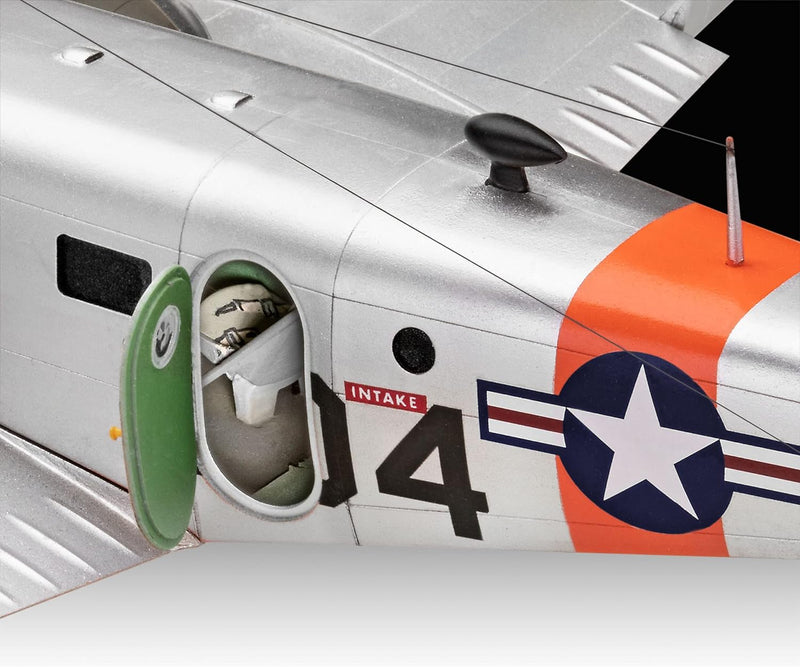 Revell Modellbausatz Beechcraft Model 18 I Detailliertes Modell im Massstab 1:48 I 129 Teile I Herau