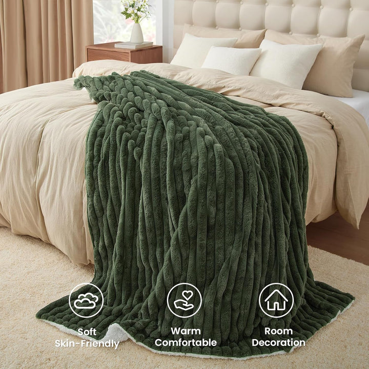 Tofinel Dicke Kuscheldecke Decke Flauschig 150x200 cm - Kleine Sherpa Decken Olivingrün & Sofadecke