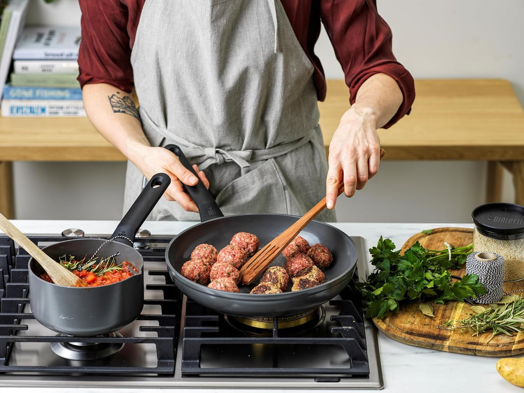 BK Cookware Balans Kochtopf aus Keramische mit Antihaftbeschichtung, 16 cm/1,5 l, mit Ausgiesser, In