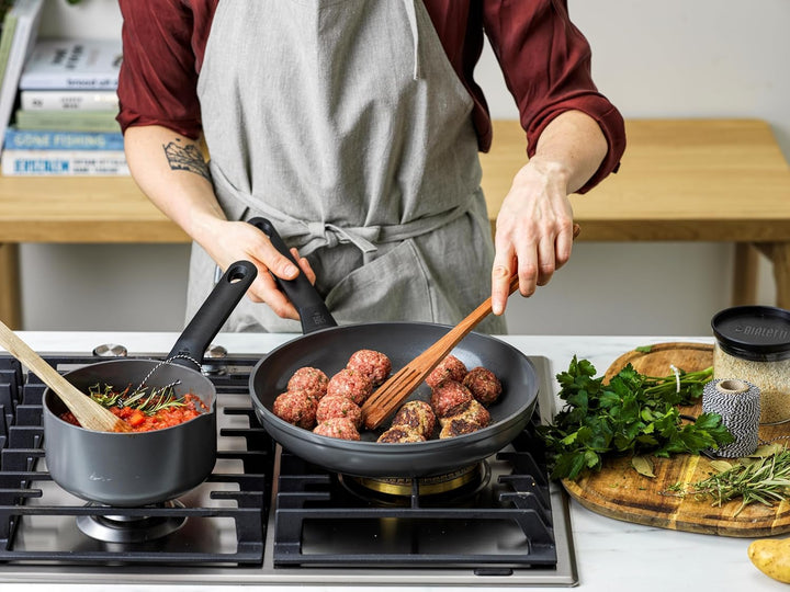 BK Cookware Balans Kochtopf aus Keramische mit Antihaftbeschichtung, 16 cm/1,5 l, mit Ausgiesser, In