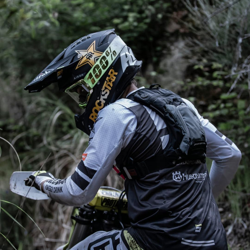 USWE Moto Hydro Hydration Pack - with Water Bladder, a High End, Bounce Free Backpack for Enduro and
