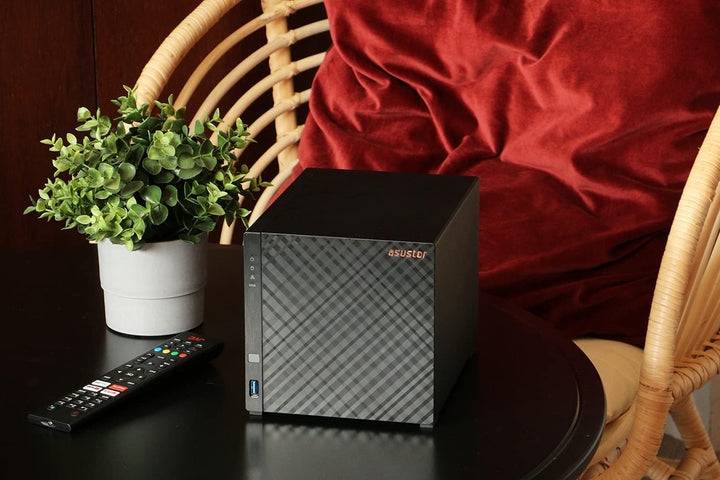 Asustor Drivestor 4 AS1104T 4 Bay NAS Server - Netzwerkspeicher Gehäuse, Quad Core 1.4 Ghz CPU, 2,5