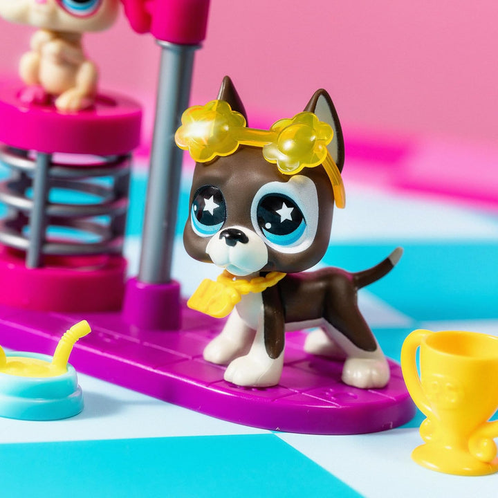 Littlest Pet Shop Disco Nights Play Pack - Features 3 bobblin' Pets - Offical LPS playset for Childr