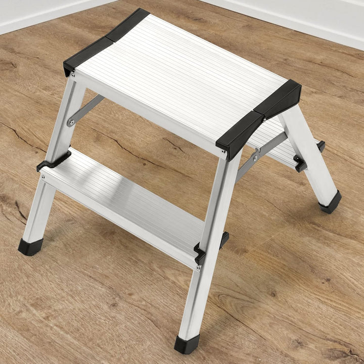 KADAX Trittleiter aus Aluminium 2 Stufen, Klapptritt bis 125kg, Stufenleiter mit Antirutschstufen, S