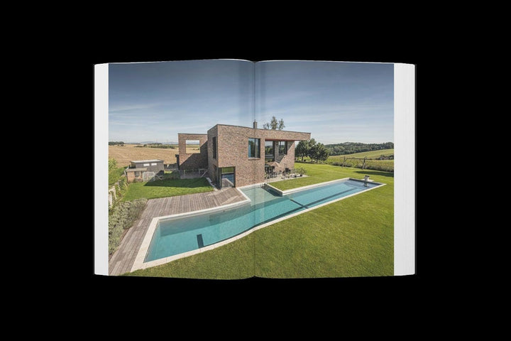The Art of Living Water: Lebendiges Wasser, zeitloses Design. Die Welt der Naturpools und Schwimmtei