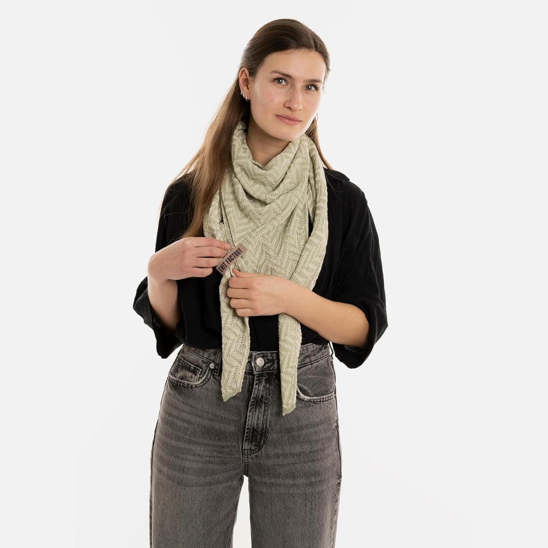 KNIT FACTORY - Dreiecksschal Vera - Damen Strickschal mit Wolle - Umschlagtuch für den Herbst und Wi