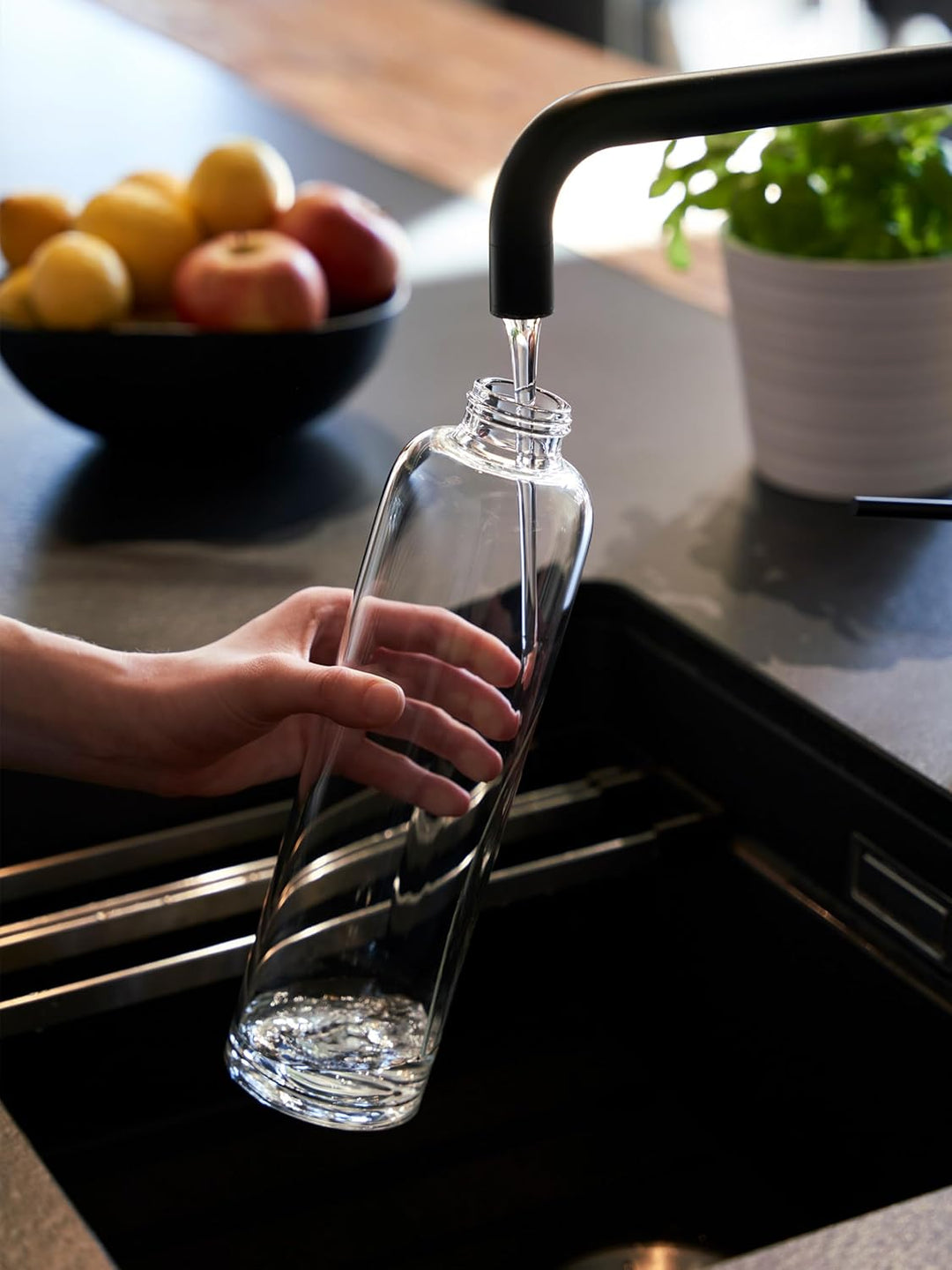 spottle Trinkflasche aus Glas 1l - Glasflasche 500ml - 750ml - 1 liter mit Neoprenhülle - Schutzhüll