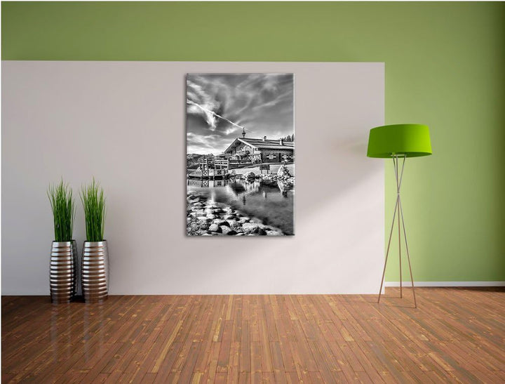 Pixxprint Monocrome, Schönes Holzhaus in den Alpen, Format: 100x70 auf Leinwand, 100x70