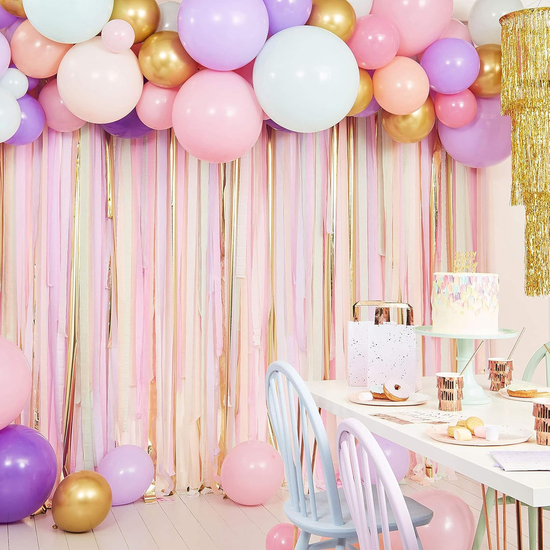 Ginger Ray Party-Hintergrund mit Luftschlangen und Ballon, Pastellfarben Luftschlangen Ballon Hinter