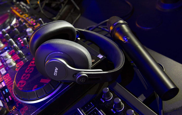 AKG Pro Audio K371 Over-Ear, geschlossene Rückseite, faltbare Studio-Kopfhörer K371 On-Ear-Kopfhörer
