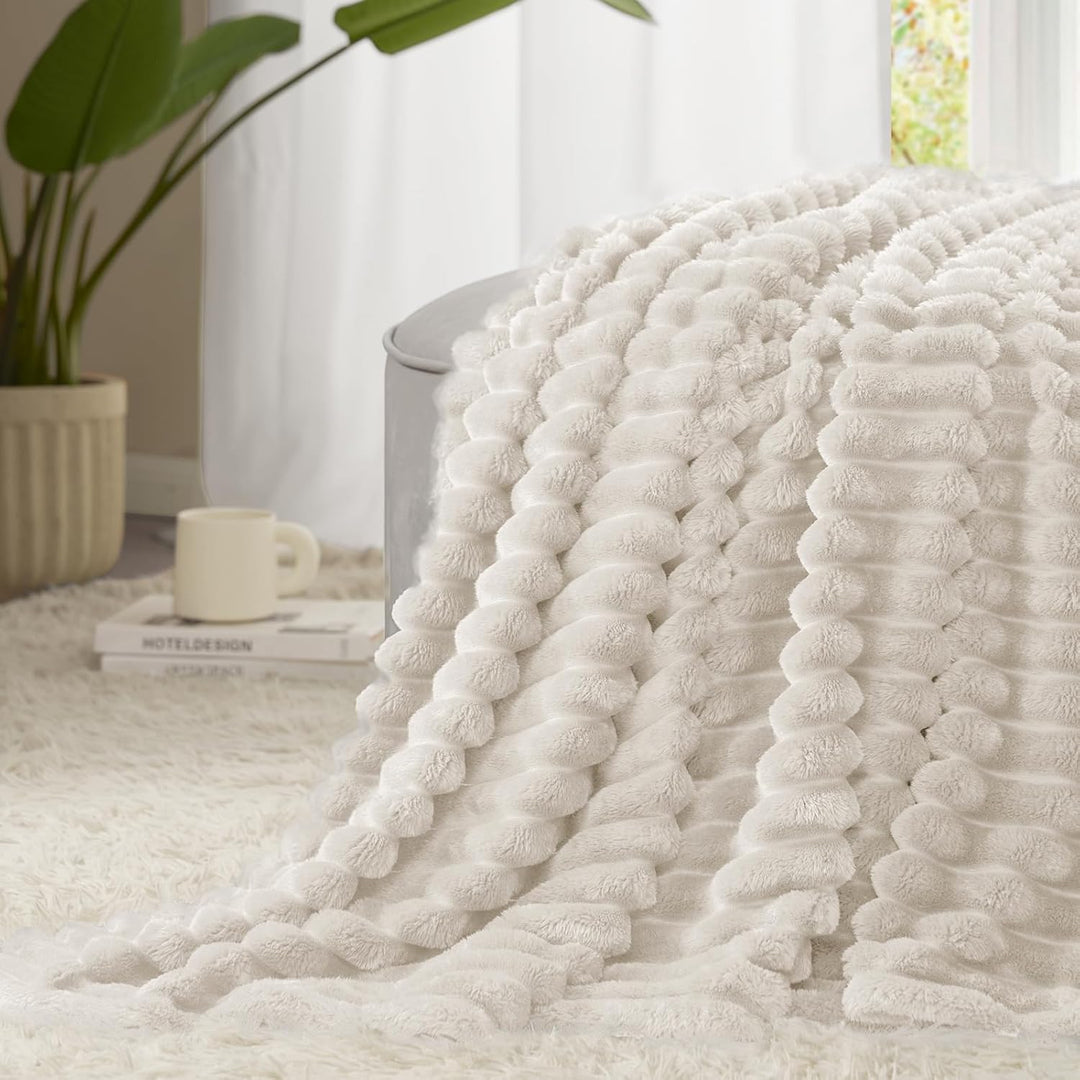 WAVVE Kuscheldecke Flauschig Decke - 150x200cm - Grau - Weiche Flanell Fleecedecke, Sofadecke & Couc