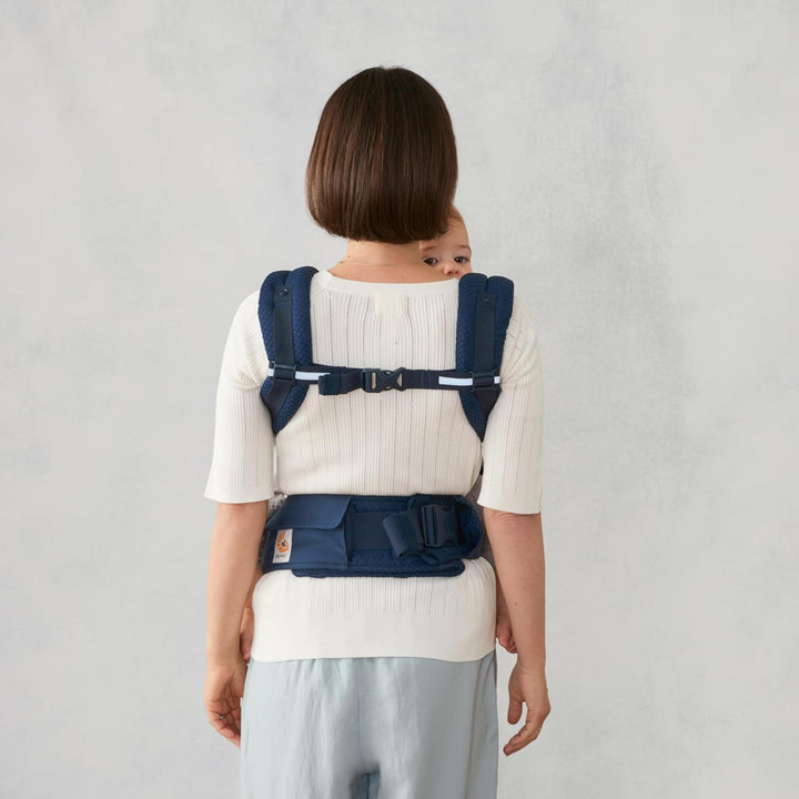 Ergobaby Alta Hip Seat Babytrage mit Babyhüftsitz für Babys und Kleinkinder ab 4 Monaten (5,5 kg - 2
