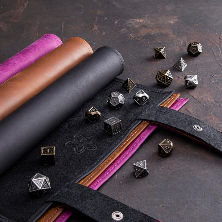 Melia Games RPG Würfelmatte zum Rollen inklusive Würfel Set - handgefertigte Würfelunterlage aus Ech