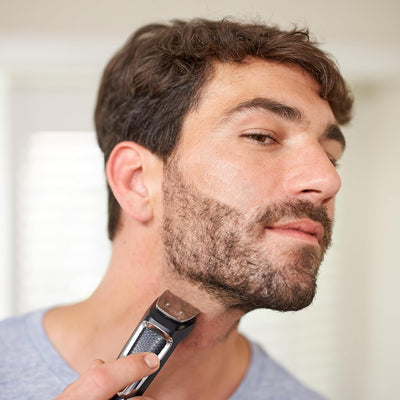 Philips Multigroom Series 3000 9-in-1, für Gesicht und Haare (Model MG3740/15)