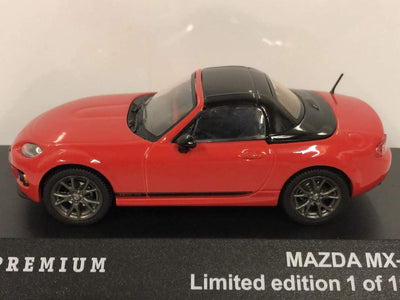Mazda MX-5 Cabrio geschlossen 2013 rot, Modellauto 1:43 / Triple9