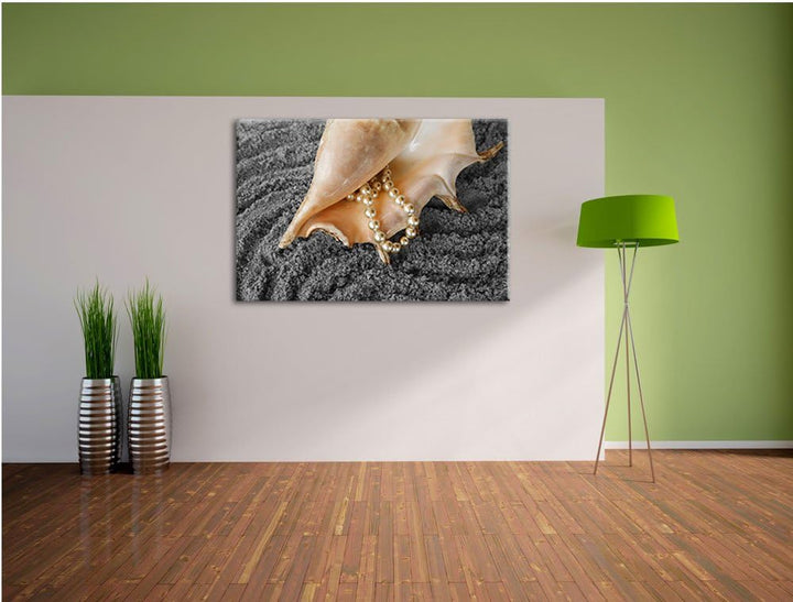 Muschel mit Perlenkette im Sand schwarz/weiss Format: 100x70 auf Leinwand, XXL riesige Bilder fertig