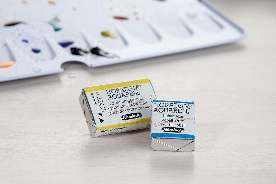 Schmincke – HORADAM AQUARELL Premium Farbkasten mit 24 feinsten Aquarellfarben, Porzellanpalette, 74